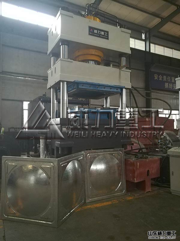 不銹鋼水箱成型用四柱油壓機(jī)